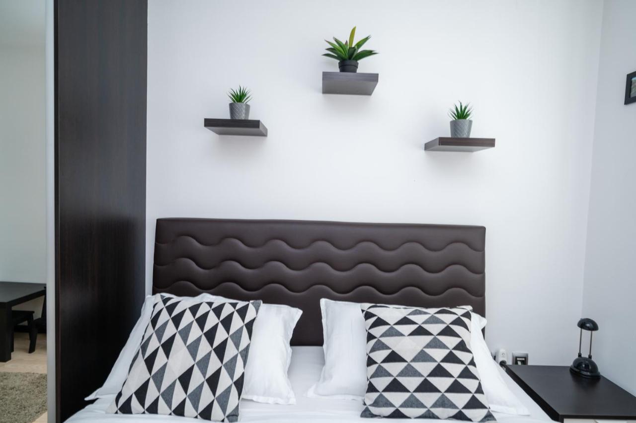 Bright 1Bdr Apartment In The City Center Σαράγεβο Εξωτερικό φωτογραφία